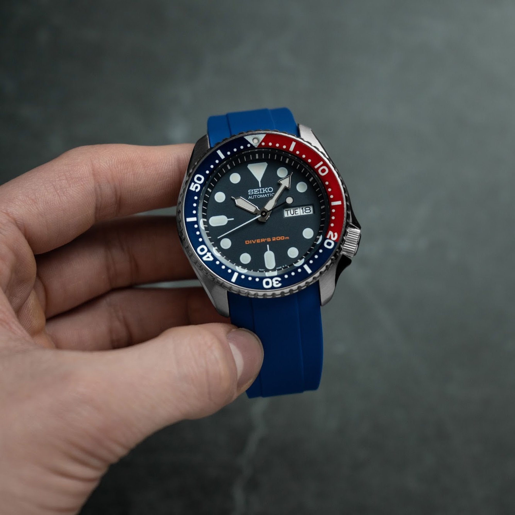 Curved End Soft Silicone Strap - Compatible with Rolex Submariner - Royal Blue (2418) -StrapSeeker